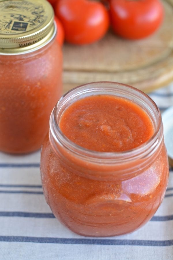 Homemade Tomato Sauce Recipe [Vegan, Oil-Free]