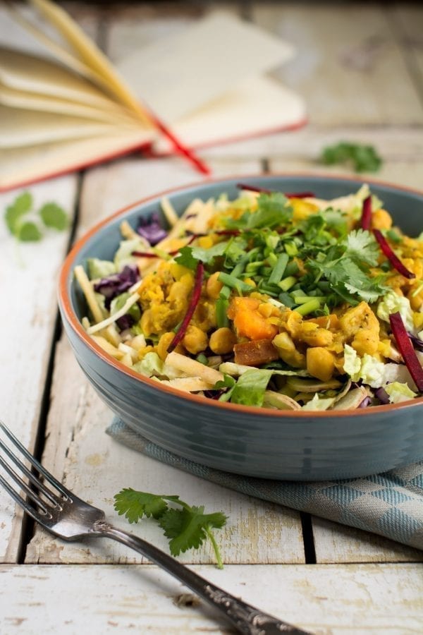 Quick & Easy Salad with Chickpea Dahl, Video