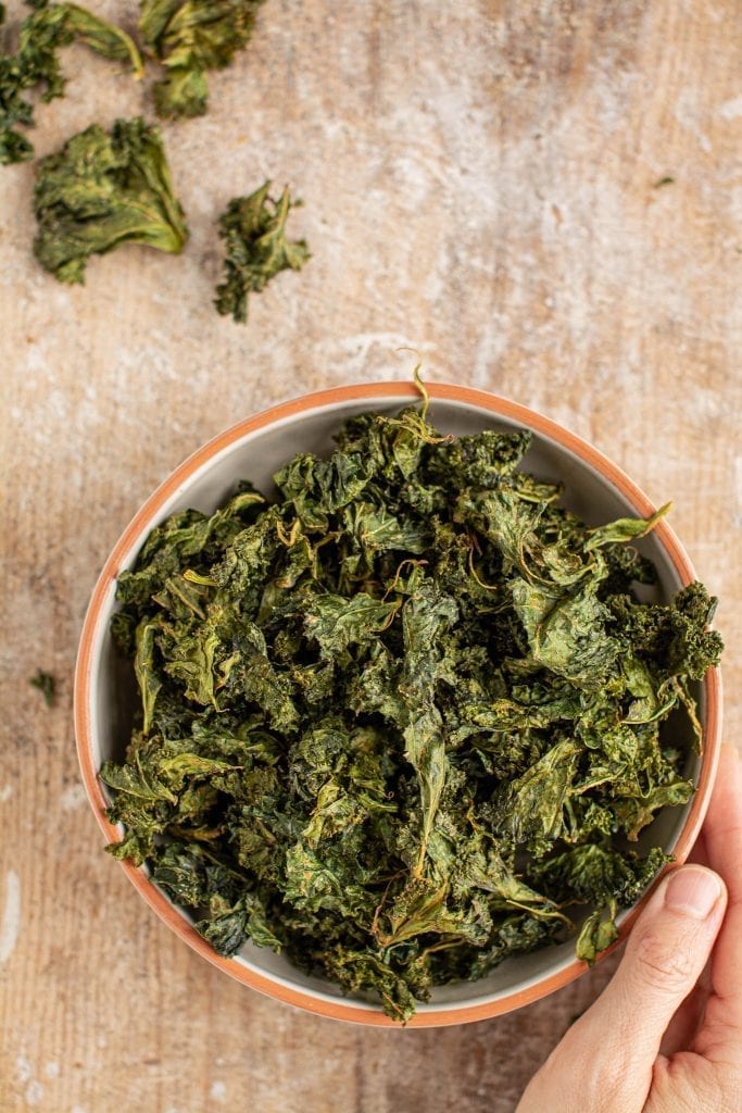 Kale Chips [Baked, Oil-Free, Gluten-Free] | Nutriplanet